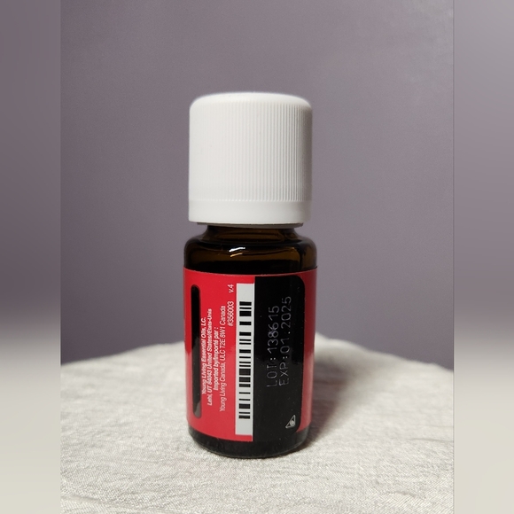 GRAPEFRUIT - YOUNG LIVING ESSENTIAL OIL - Picture 3 of 3
